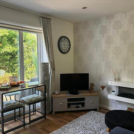 Secret Gem 1 Bed Garden Flat Private Luxury Hot Tub Apartman Bournemouth Kültér fotó