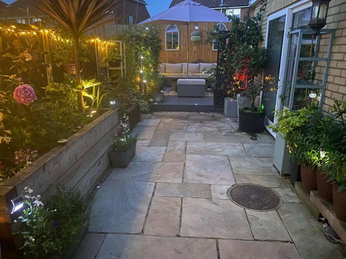 Secret Gem 1 Bed Garden Flat Private Luxury Hot Tub Apartman Bournemouth Kültér fotó