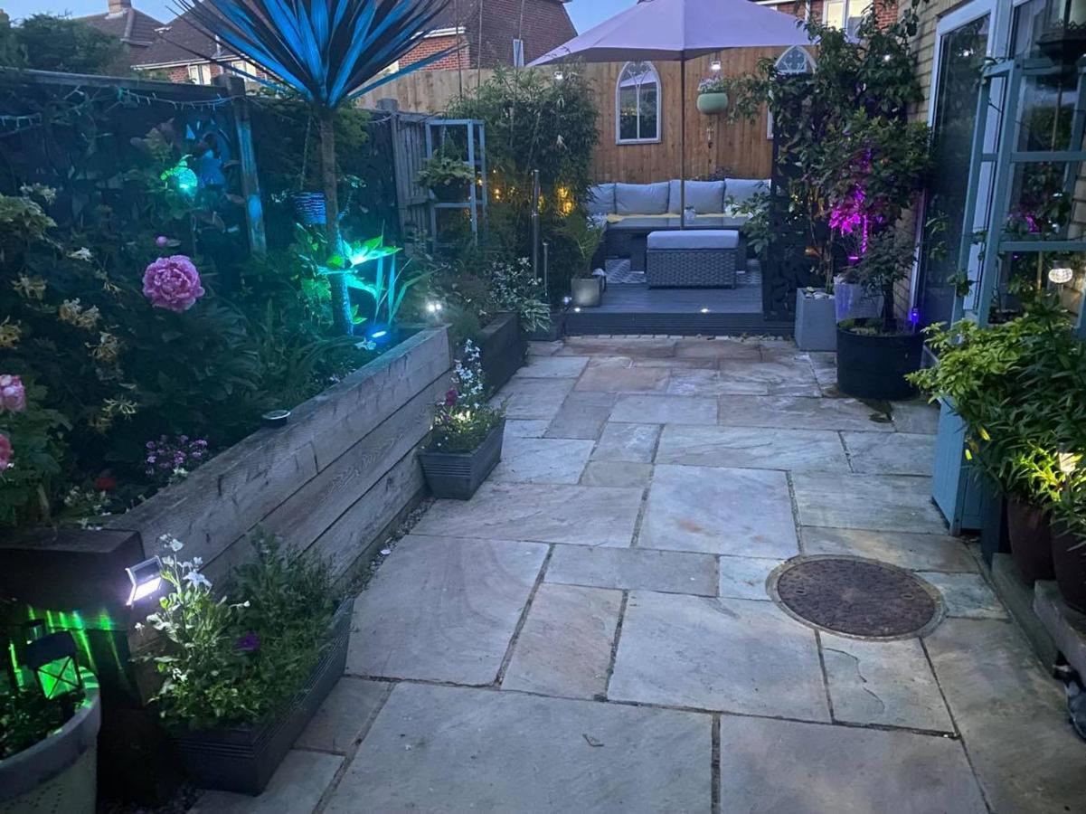 Secret Gem 1 Bed Garden Flat Private Luxury Hot Tub Apartman Bournemouth Kültér fotó
