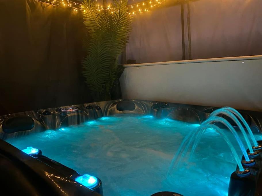 Secret Gem 1 Bed Garden Flat Private Luxury Hot Tub Apartman Bournemouth Kültér fotó