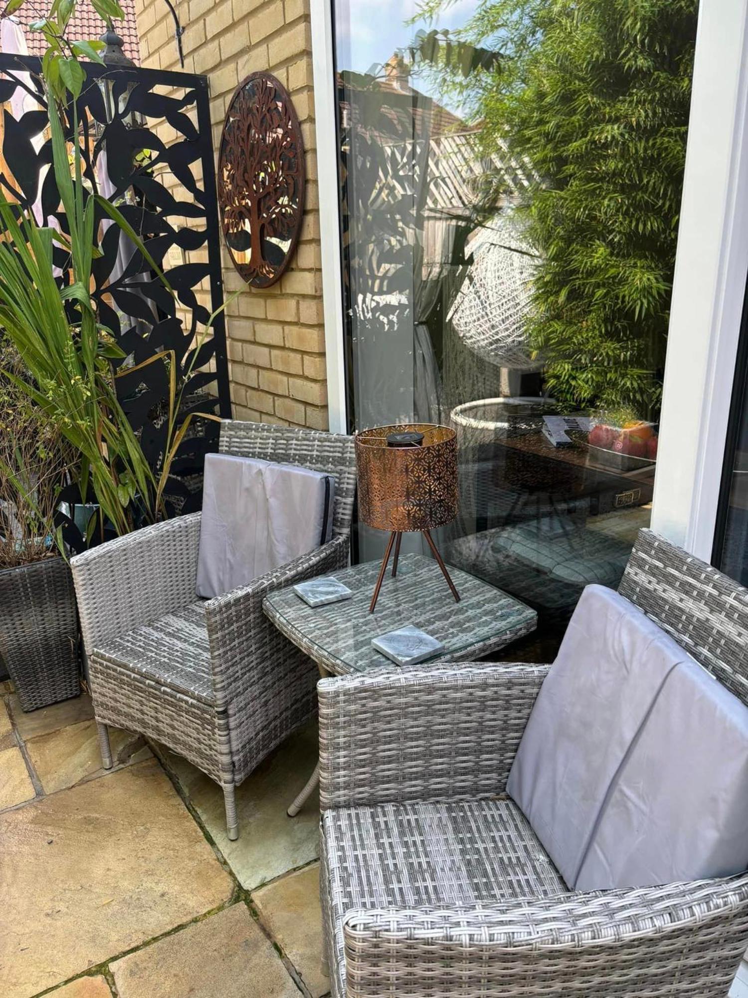 Secret Gem 1 Bed Garden Flat Private Luxury Hot Tub Apartman Bournemouth Kültér fotó