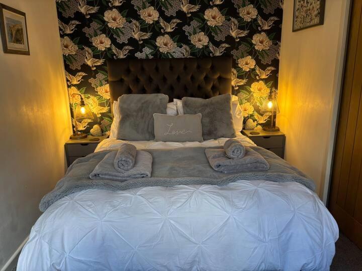 Secret Gem 1 Bed Garden Flat Private Luxury Hot Tub Apartman Bournemouth Kültér fotó